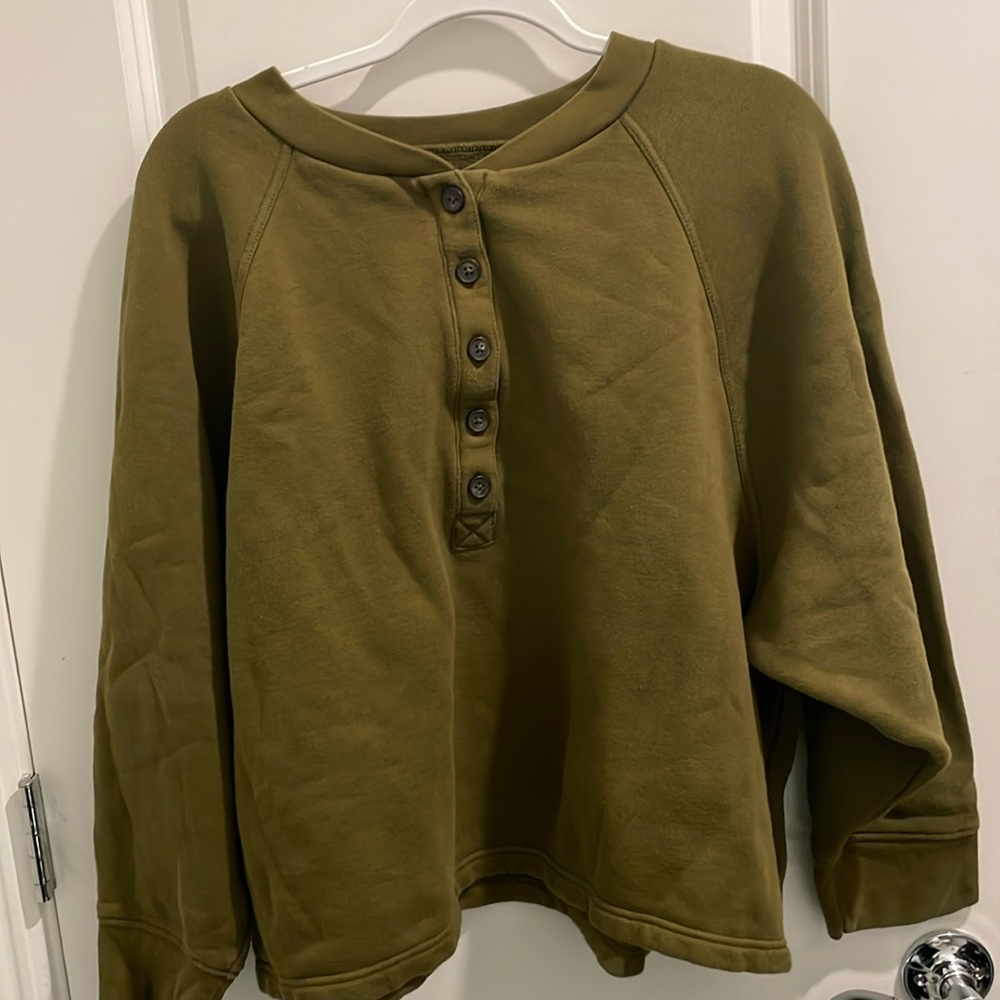 Madewell XL women’s green soft sweater/sweatshirt with buttons.